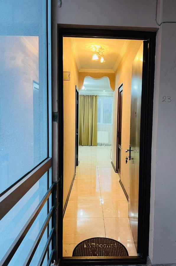 Appartamento Guga House Tbilisi Esterno foto