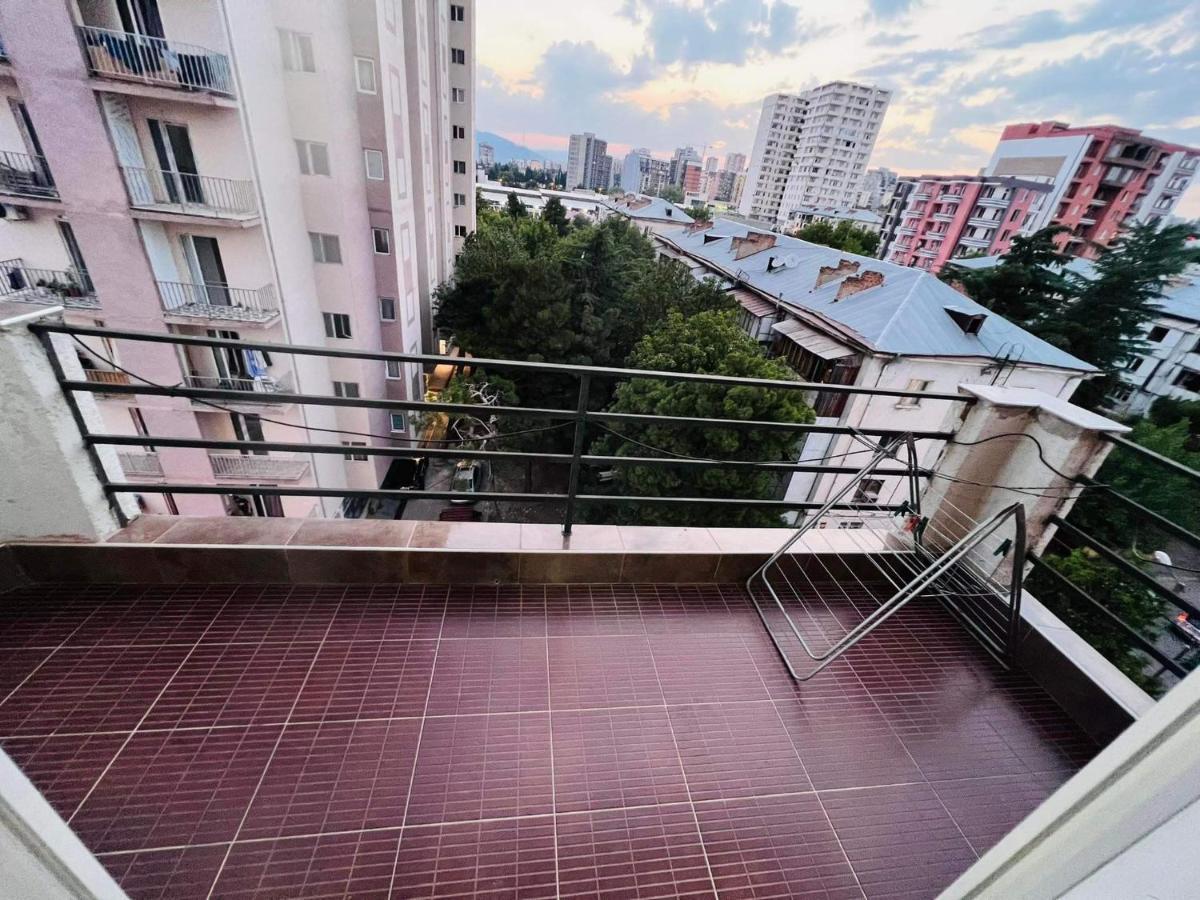 Appartamento Guga House Tbilisi Esterno foto