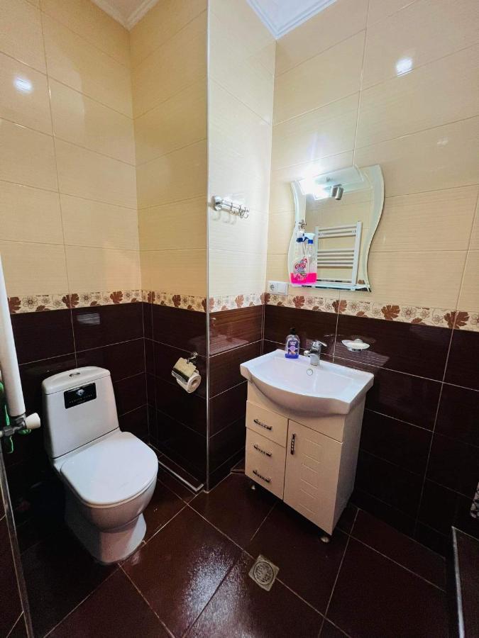 Appartamento Guga House Tbilisi Esterno foto